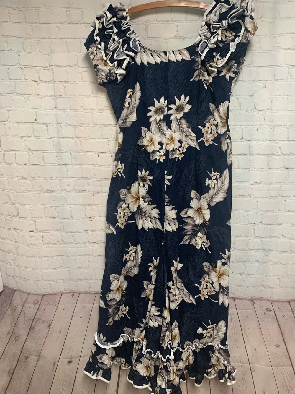 NWOT Pacific Legend Navy Ruffle Hawaiian Floral Aloha Maxi Dress Size 2XL USA - Picture 6 of 6